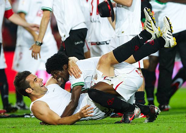 时所展现出 时所展现出